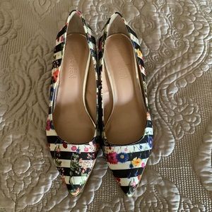 Kenneth Cole Reaction 6.5M floral pump so pretty!